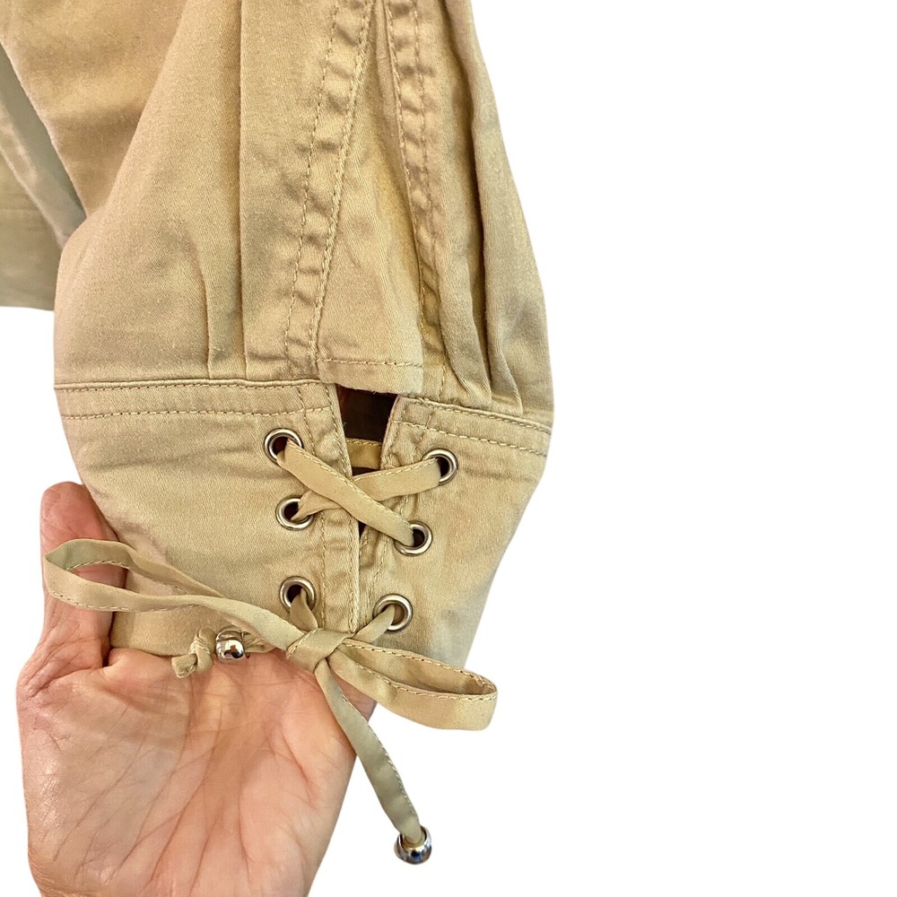 White House Black Market Woman's Capri Pants Khaki Beige Crop Cargo Size 2 - Picture 3 of 7